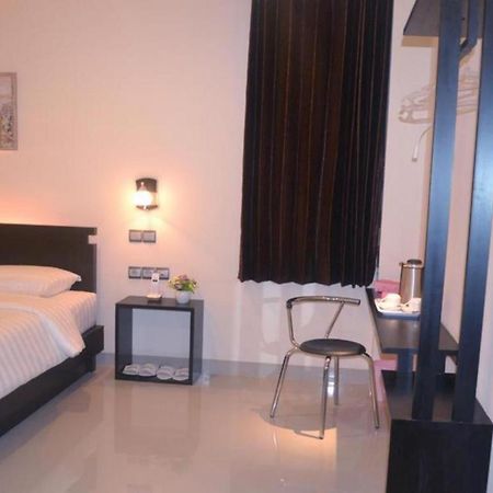 Guardian Family Hotel Sorong Ngoại thất bức ảnh