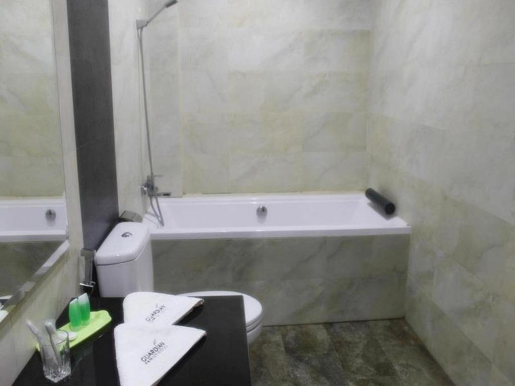 Guardian Family Hotel Sorong Ngoại thất bức ảnh
